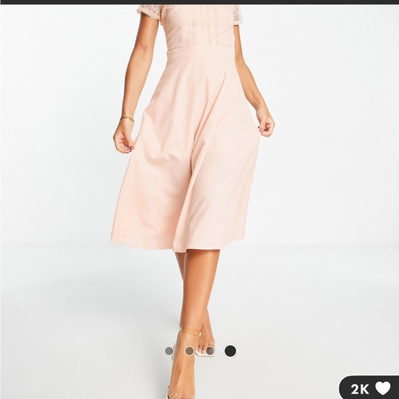 Liquorish lace detail midi dress in pale pink - Picture 4 of 7